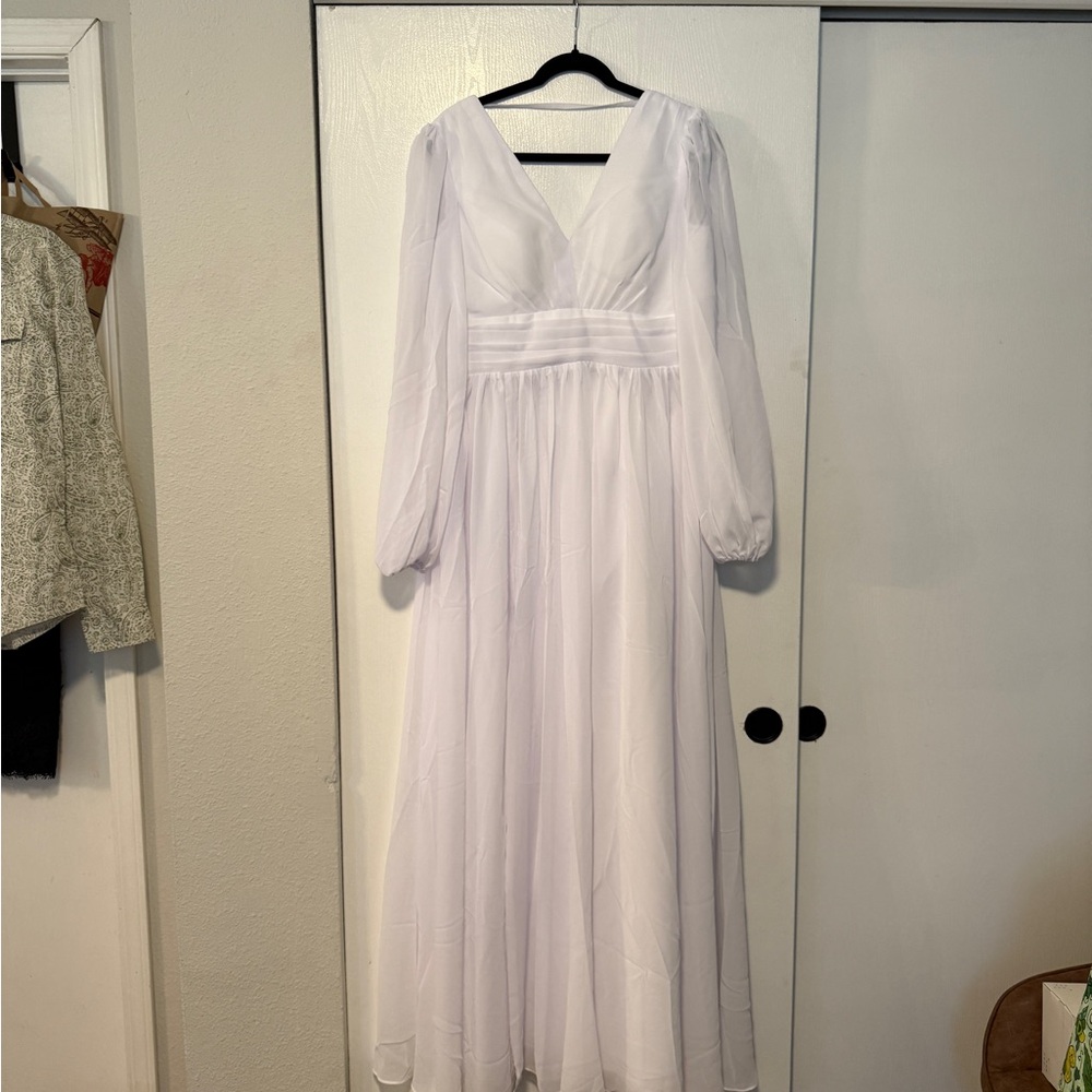 Elegant White Long Sleeve Dress